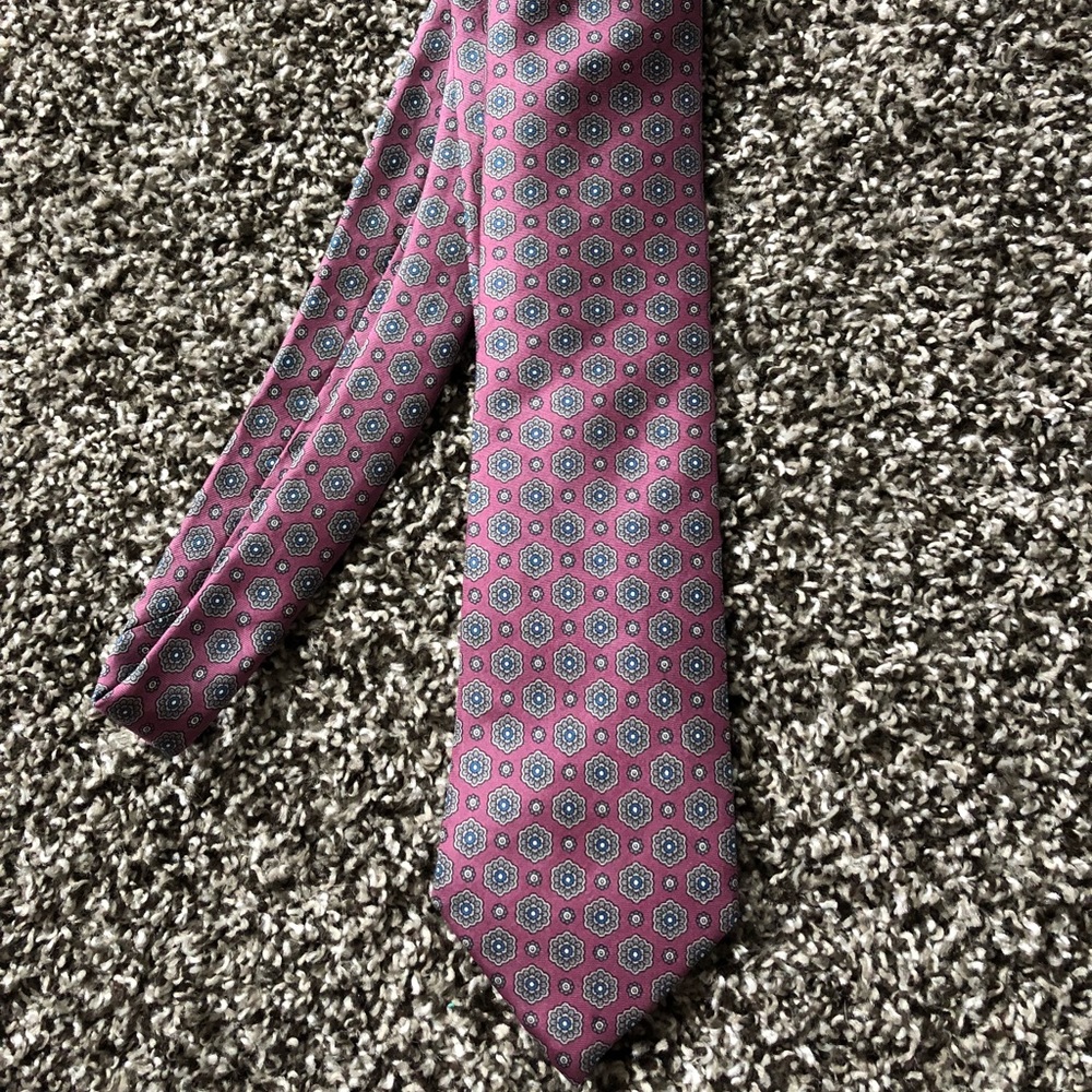 Pink tie